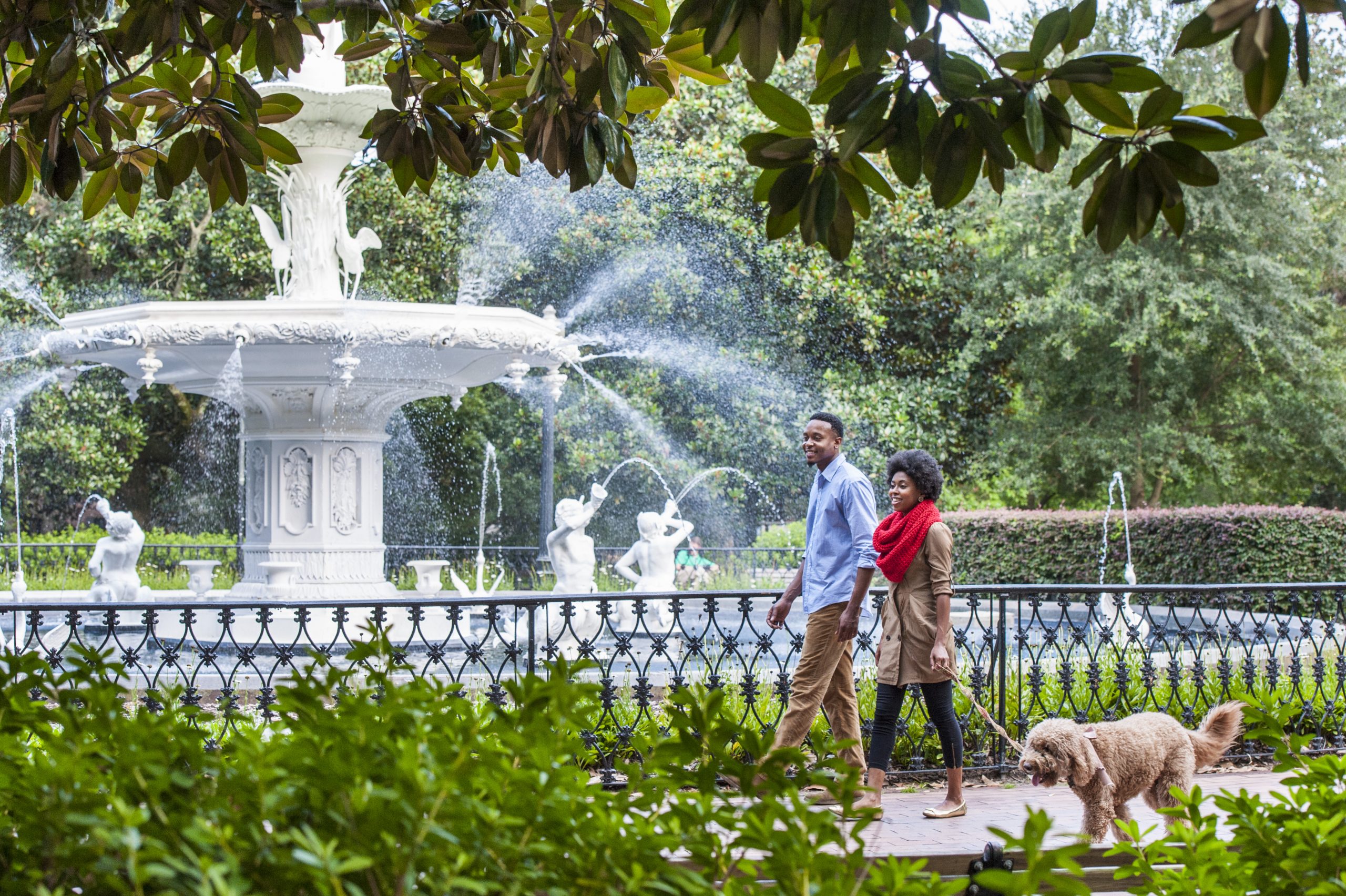 winter couple forsyth park dog